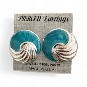 🌈 5/$25 Vintage 1980s silver tone and turquoise statement earrings